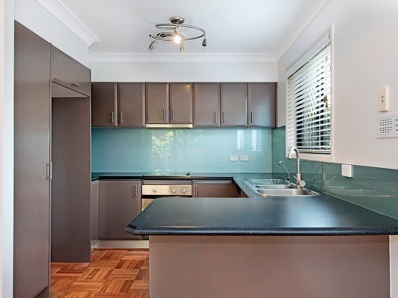 6 Waverley Street, Southport QLD 4215