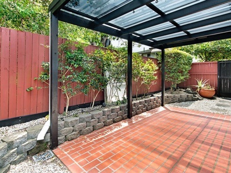 6 Waverley Street, Southport QLD 4215