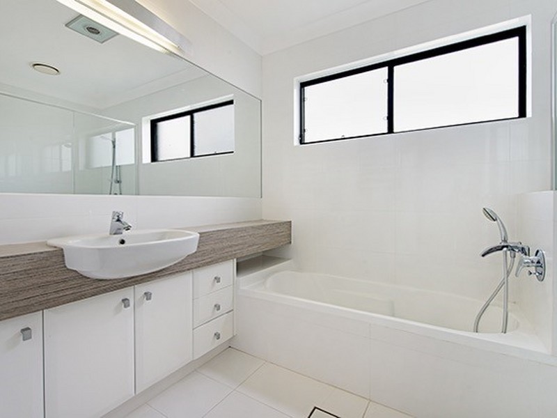 6 Waverley Street, Southport QLD 4215