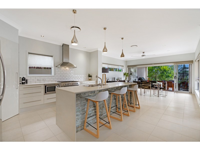 55 Bridgewater Drive, Varsity Lakes QLD 4227