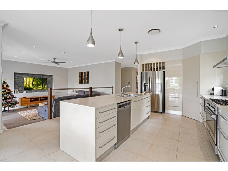55 Bridgewater Drive, Varsity Lakes QLD 4227