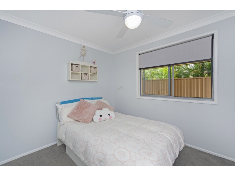 46 Fairsky Avenue, Mermaid Waters QLD 4218