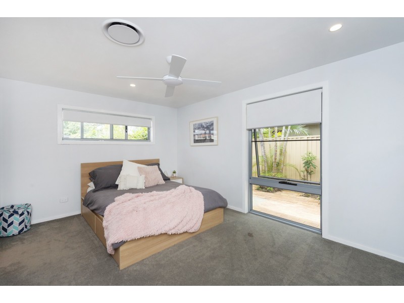 46 Fairsky Avenue, Mermaid Waters QLD 4218