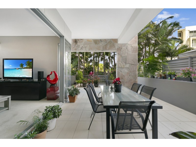 1/38 Riverwalk Avenue, Robina QLD 4226