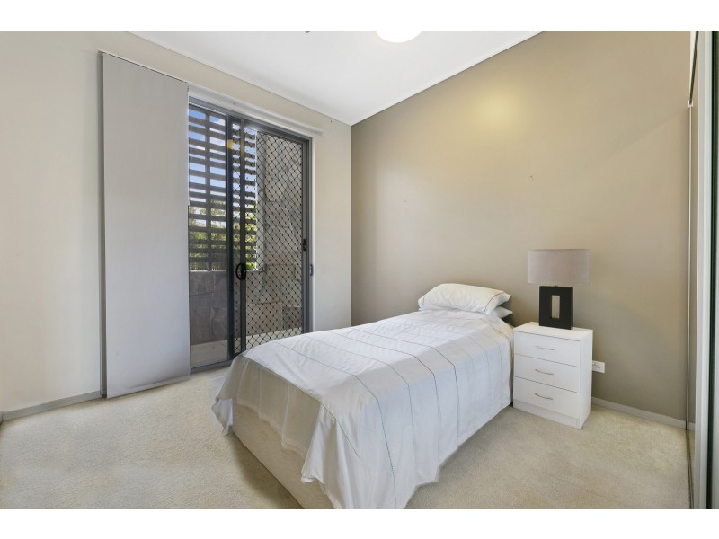 1/38 Riverwalk Avenue, Robina QLD 4226