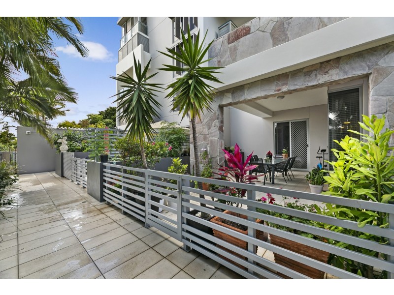 1/38 Riverwalk Avenue, Robina QLD 4226