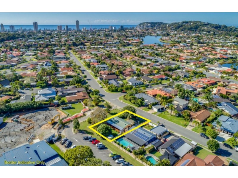 35 Razorbill Street, Burleigh Waters QLD 4220