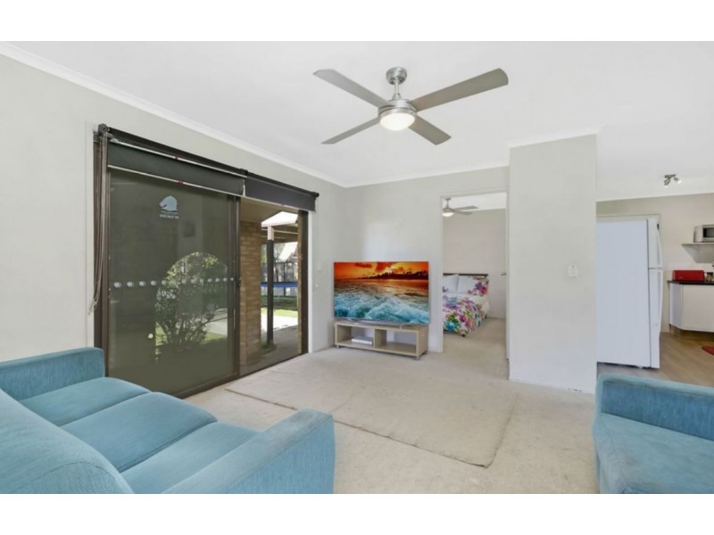 35 Razorbill Street, Burleigh Waters QLD 4220