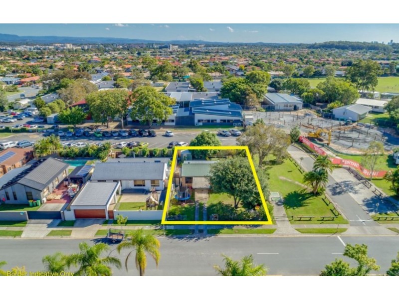 35 Razorbill Street, Burleigh Waters QLD 4220