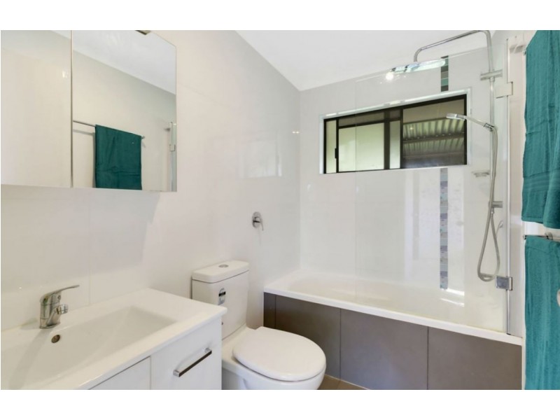 35 Razorbill Street, Burleigh Waters QLD 4220