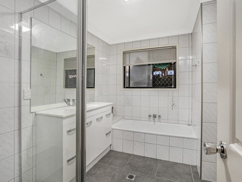 4 Yampi Place, Worongary QLD 4213