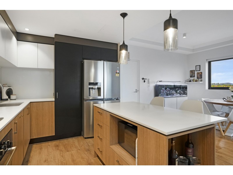 202/112 Palm Meadows Drive, Carrara QLD 4211