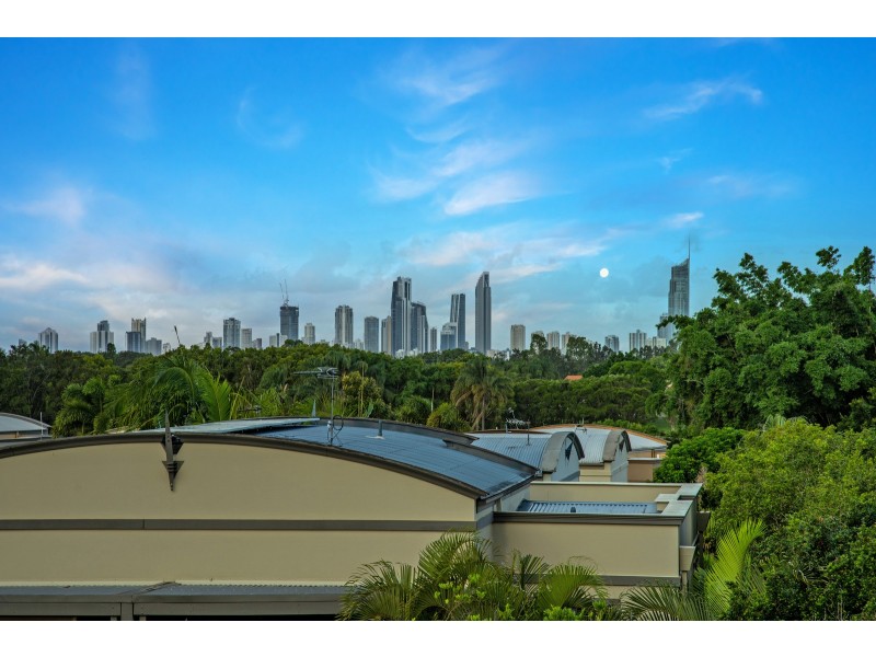 202/112 Palm Meadows Drive, Carrara QLD 4211