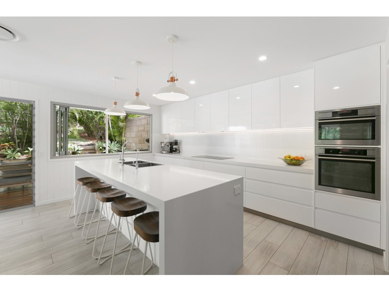 4 Evergreen Drive, Elanora QLD 4221