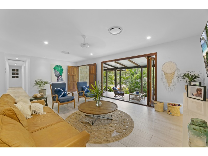 4 Evergreen Drive, Elanora QLD 4221