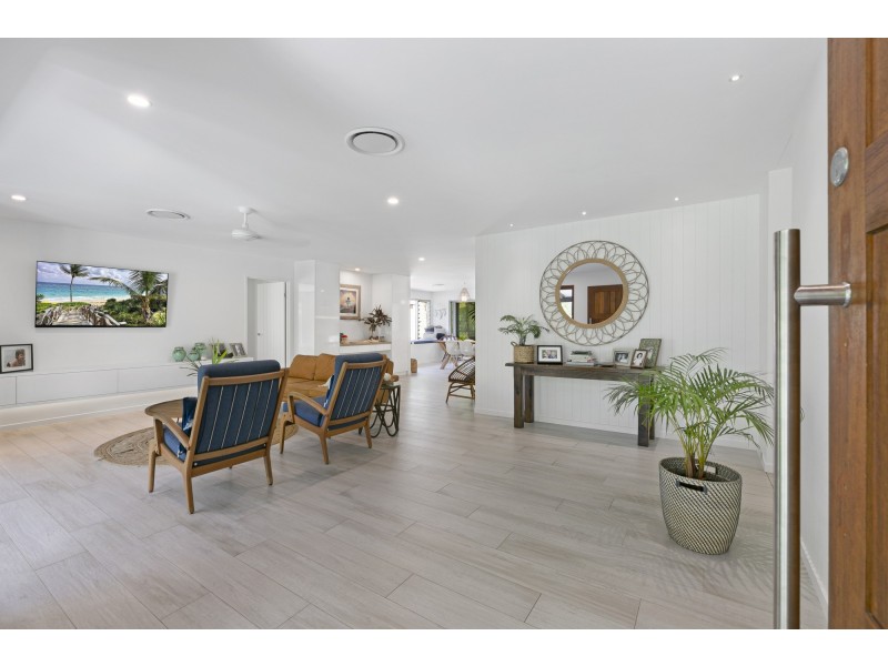 4 Evergreen Drive, Elanora QLD 4221