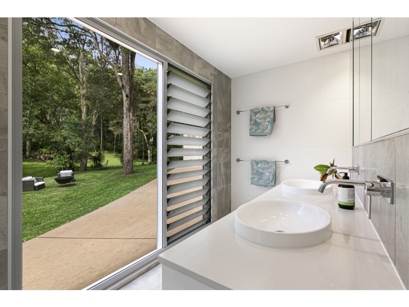 4 Evergreen Drive, Elanora QLD 4221