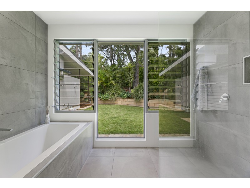 4 Evergreen Drive, Elanora QLD 4221