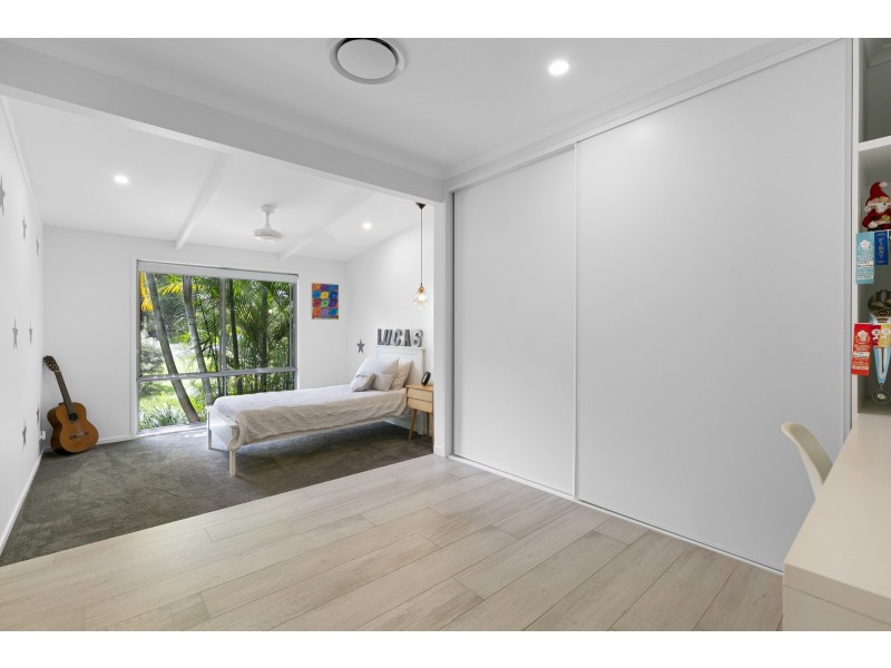 4 Evergreen Drive, Elanora QLD 4221