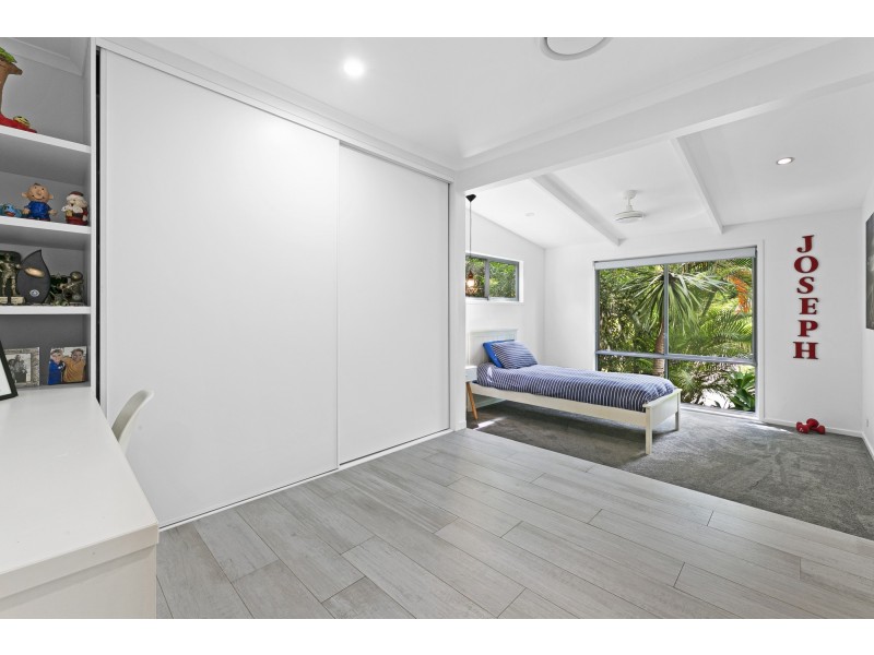 4 Evergreen Drive, Elanora QLD 4221