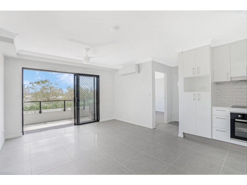 18/23 Minnie Street, Southport QLD 4215