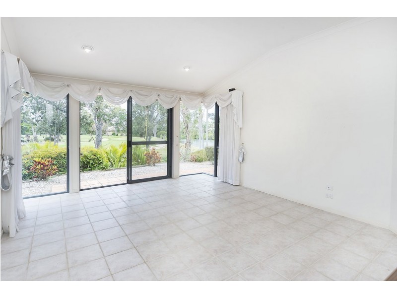 6/125 Santa Cruz Boulevard, Clear Island Waters QLD 4226