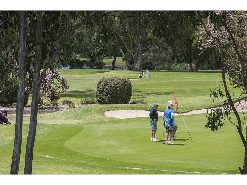 6/125 Santa Cruz Boulevard, Clear Island Waters QLD 4226