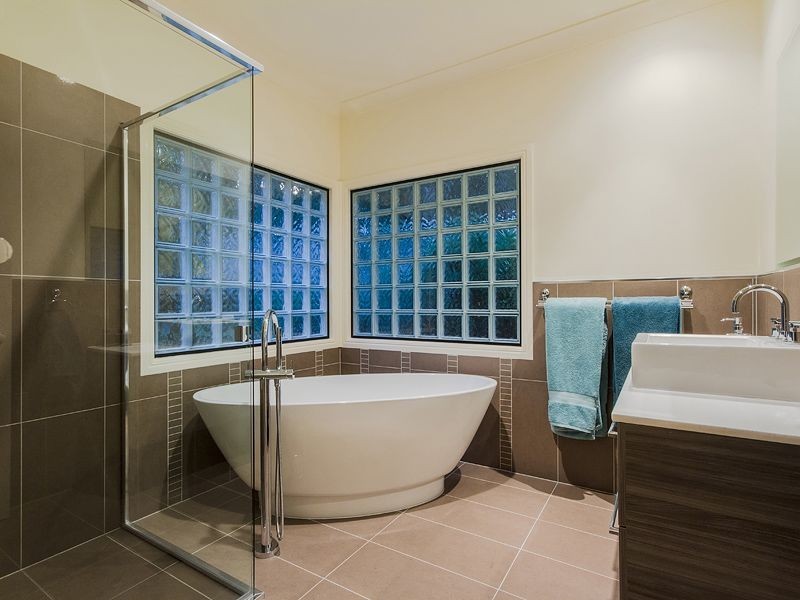 243 West Burleigh Road, Burleigh Heads QLD 4220