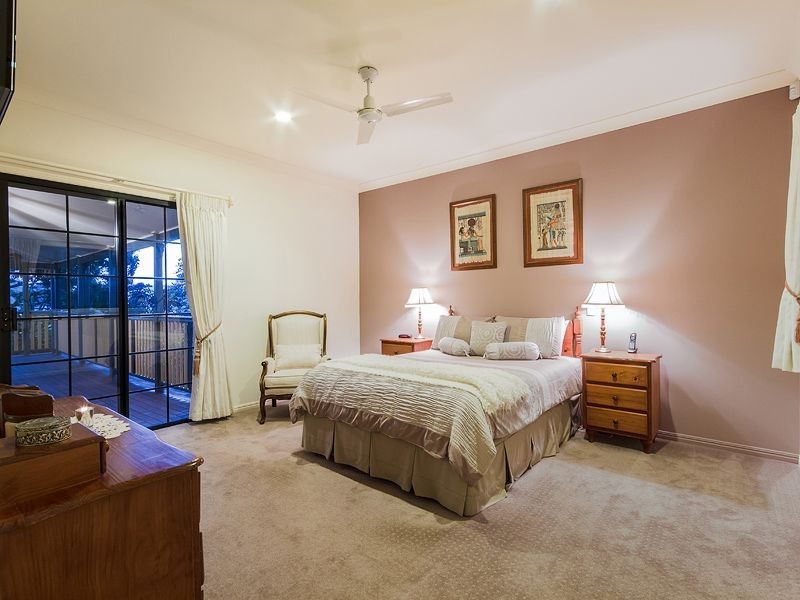 243 West Burleigh Road, Burleigh Heads QLD 4220