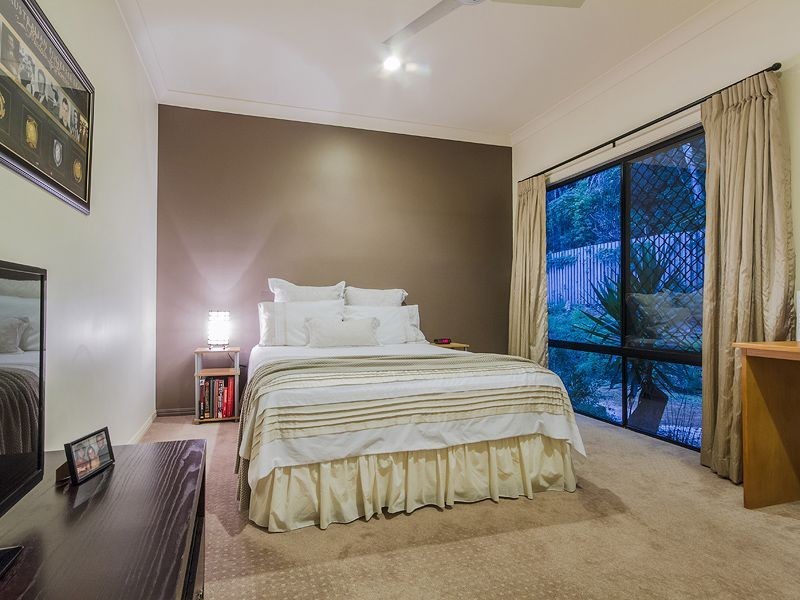 243 West Burleigh Road, Burleigh Heads QLD 4220