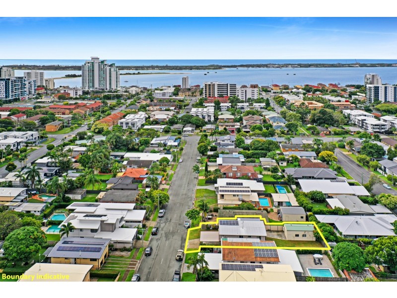 25 Reynolds Avenue, Labrador QLD 4215