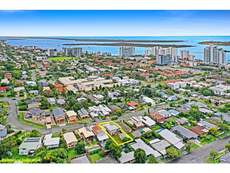 25 Reynolds Avenue, Labrador QLD 4215