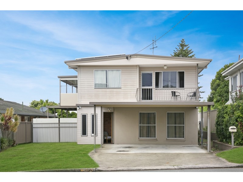 25 Reynolds Avenue, Labrador QLD 4215