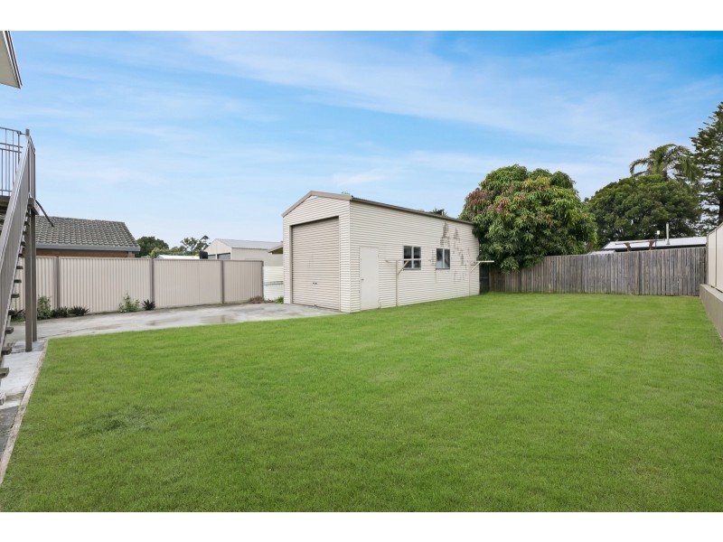 25 Reynolds Avenue, Labrador QLD 4215