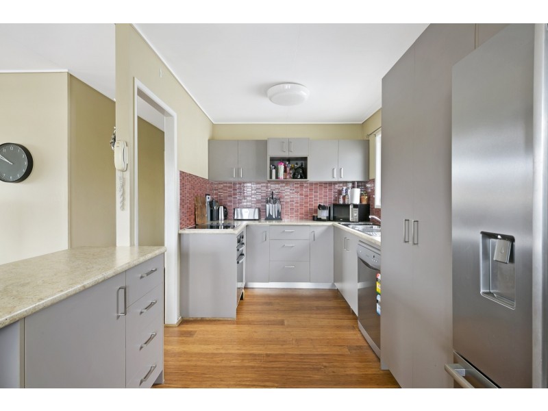 25 Reynolds Avenue, Labrador QLD 4215