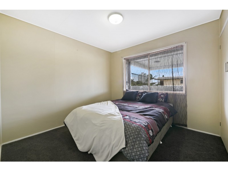25 Reynolds Avenue, Labrador QLD 4215