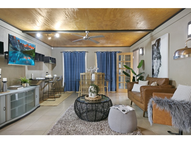 25 Reynolds Avenue, Labrador QLD 4215