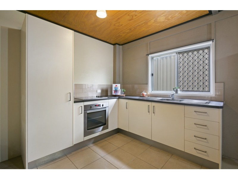 25 Reynolds Avenue, Labrador QLD 4215