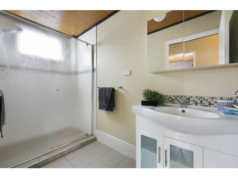 25 Reynolds Avenue, Labrador QLD 4215
