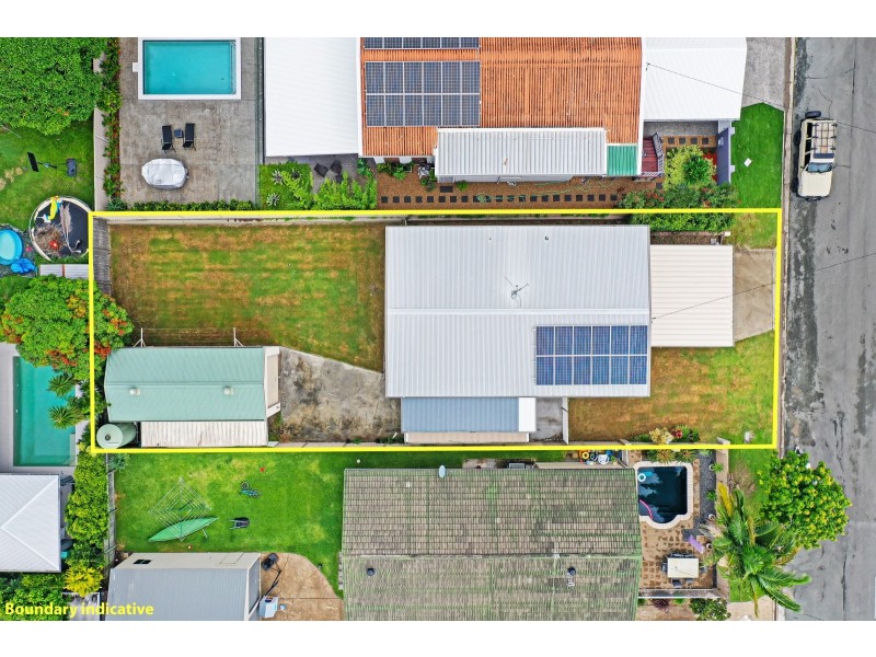 25 Reynolds Avenue, Labrador QLD 4215