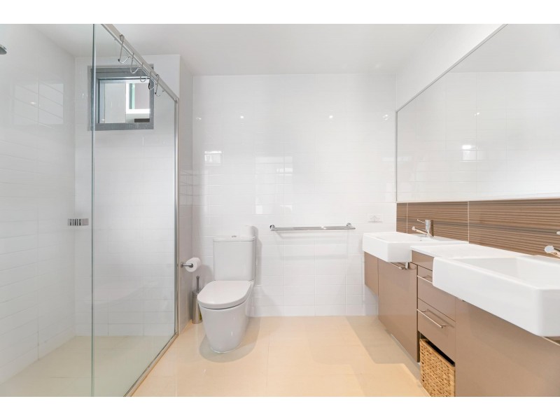 112/22-24 Ben Lexcen Place, Robina QLD 4226