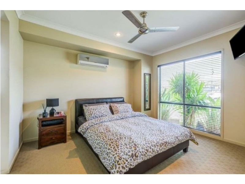 71 McAuley Parade, Pacific Pines QLD 4211