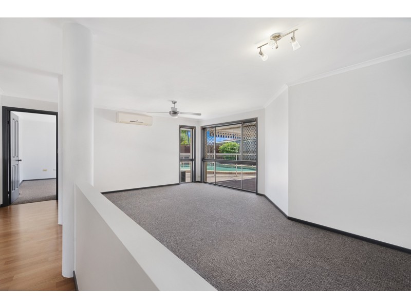 8 Woodstock Court, Parkwood QLD 4214