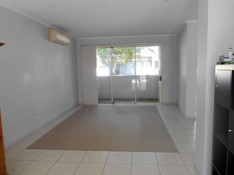 30 Moores Crescent, Varsity Lakes QLD 4227