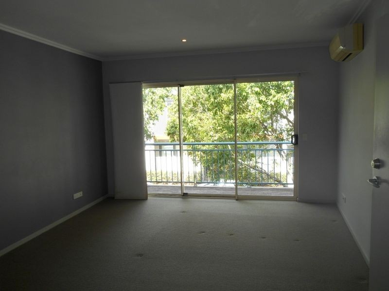 30 Moores Crescent, Varsity Lakes QLD 4227