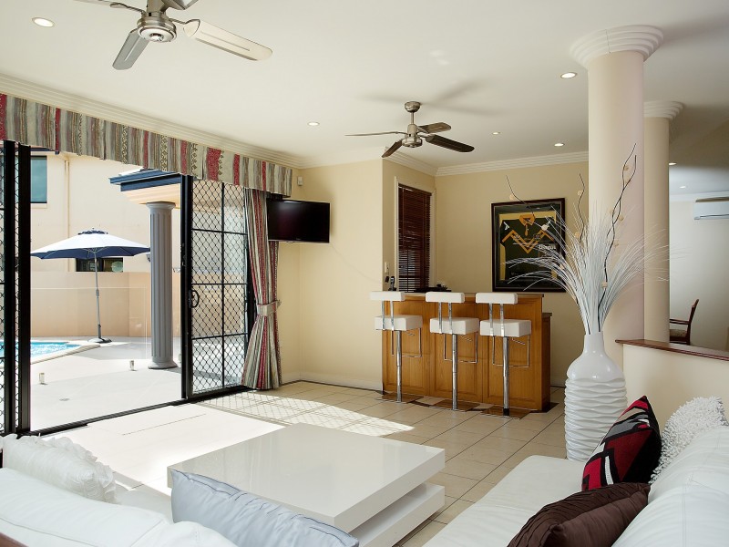 64 Peach Drive, Robina QLD 4226