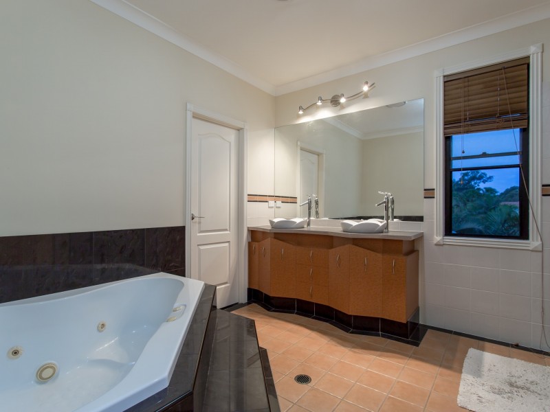 64 Peach Drive, Robina QLD 4226