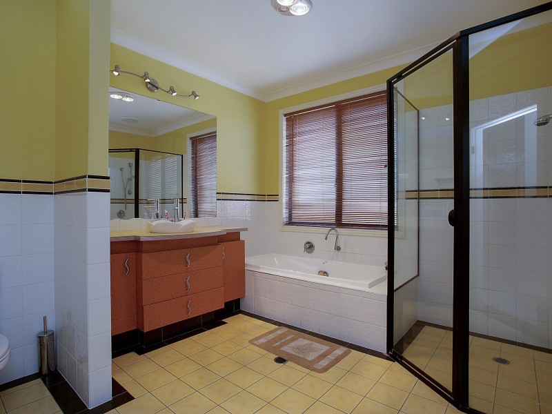 64 Peach Drive, Robina QLD 4226