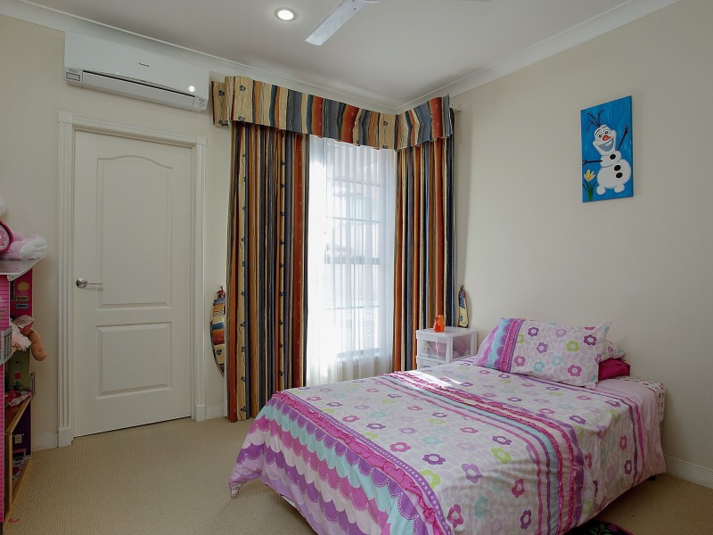 64 Peach Drive, Robina QLD 4226