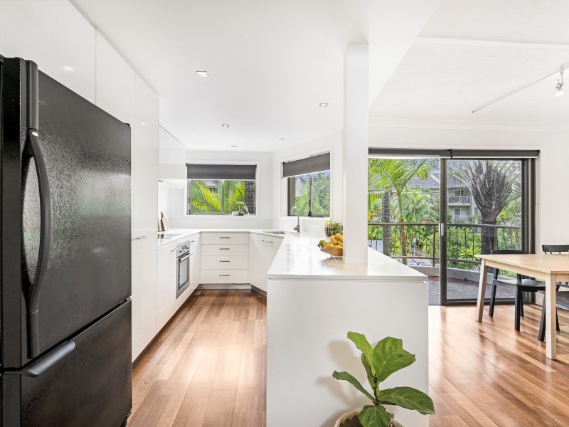 7/22 Wharf Road, Broadbeach QLD 4218